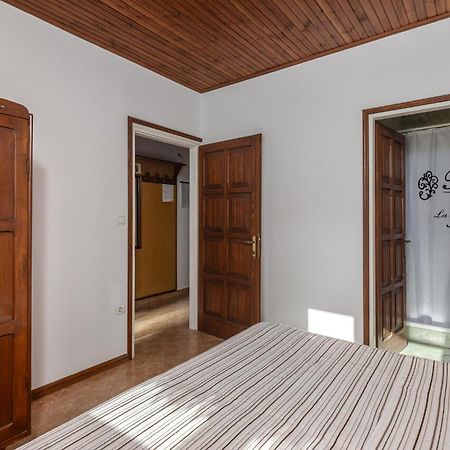 Nice Apartment In Banjol With Kitchen Exteriér fotografie
